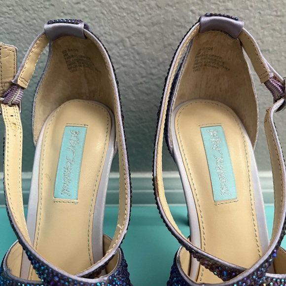 Betsy Johnson Lilac Crystal Brand New Shoes - Picture 6 of 12